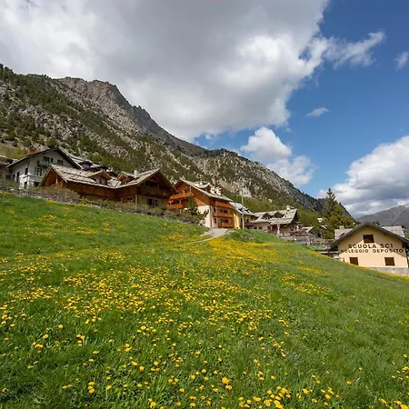 Апартаменты Rochebrune 200m From - Happy